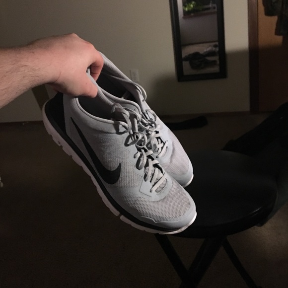 Nike - Picture 2 of 3